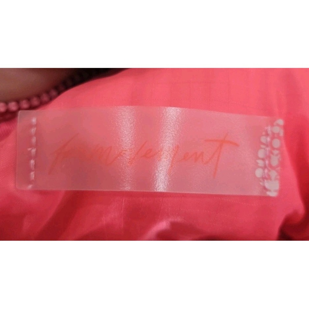 FREE PEOPLE MOVEMENT Free People Pink Quilted Mini Case. SO CUTE! EUC!! - Picture 10 of 11